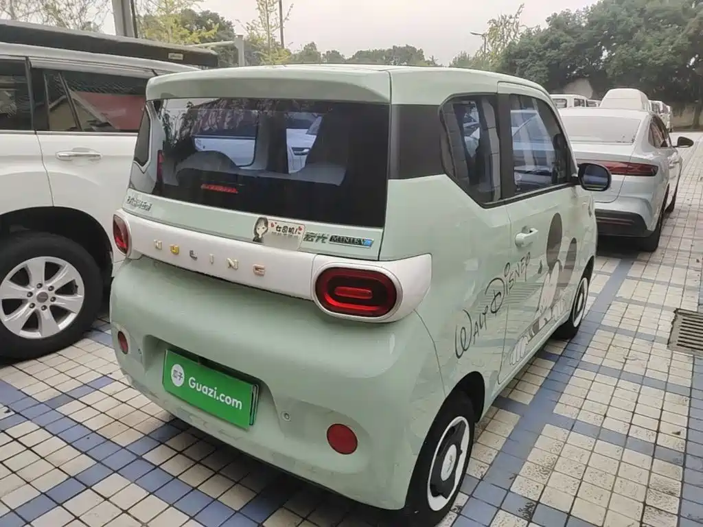 Wuling MINIEV — миниатюра 7