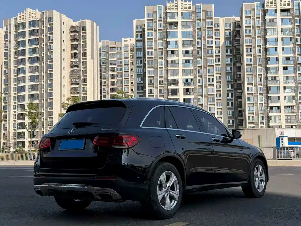 MERCEDES-BENZ GLC
