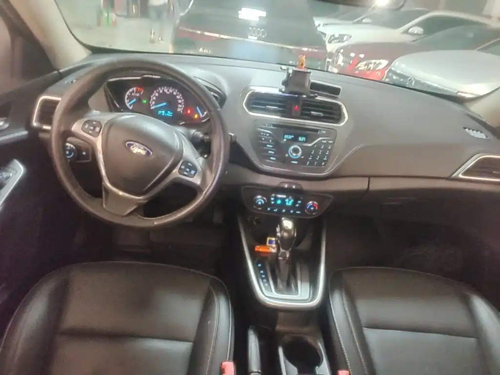 Ford Escort — миниатюра 10