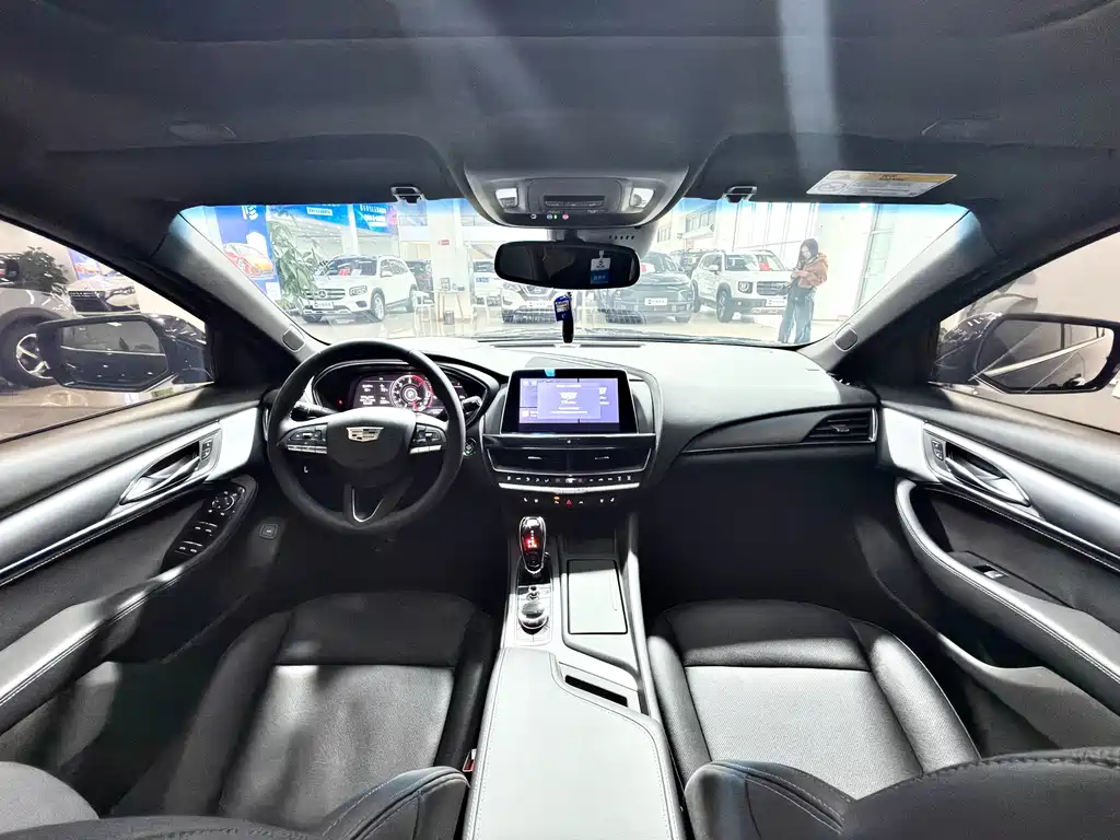 Cadillac CT5 — миниатюра 5