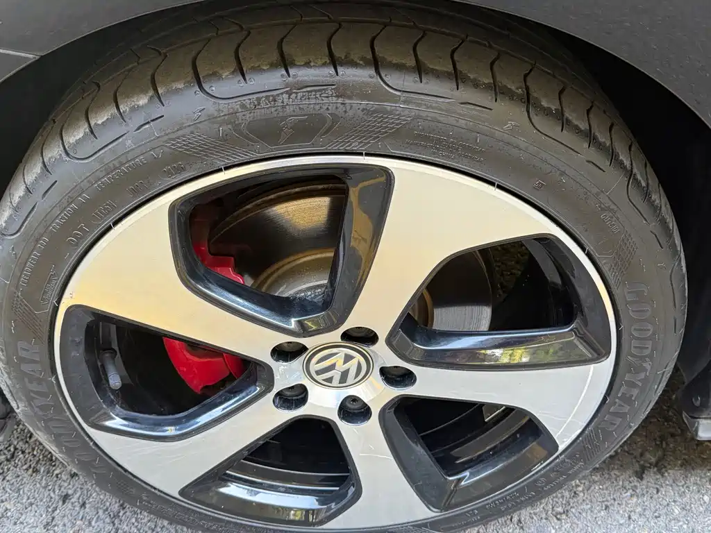 Volkswagen Golf GTI — миниатюра 6
