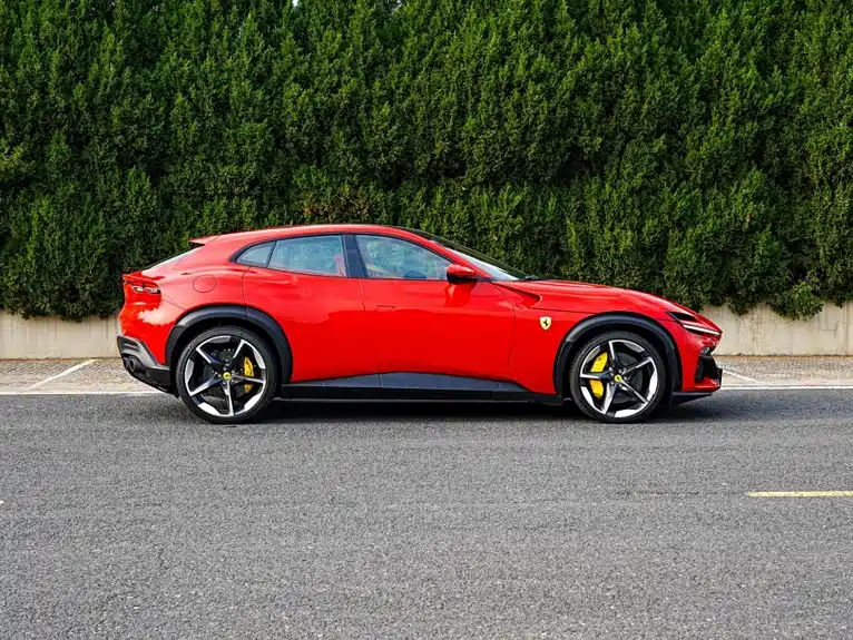 Ferrari Purosangue 6.5L V12, фото 8