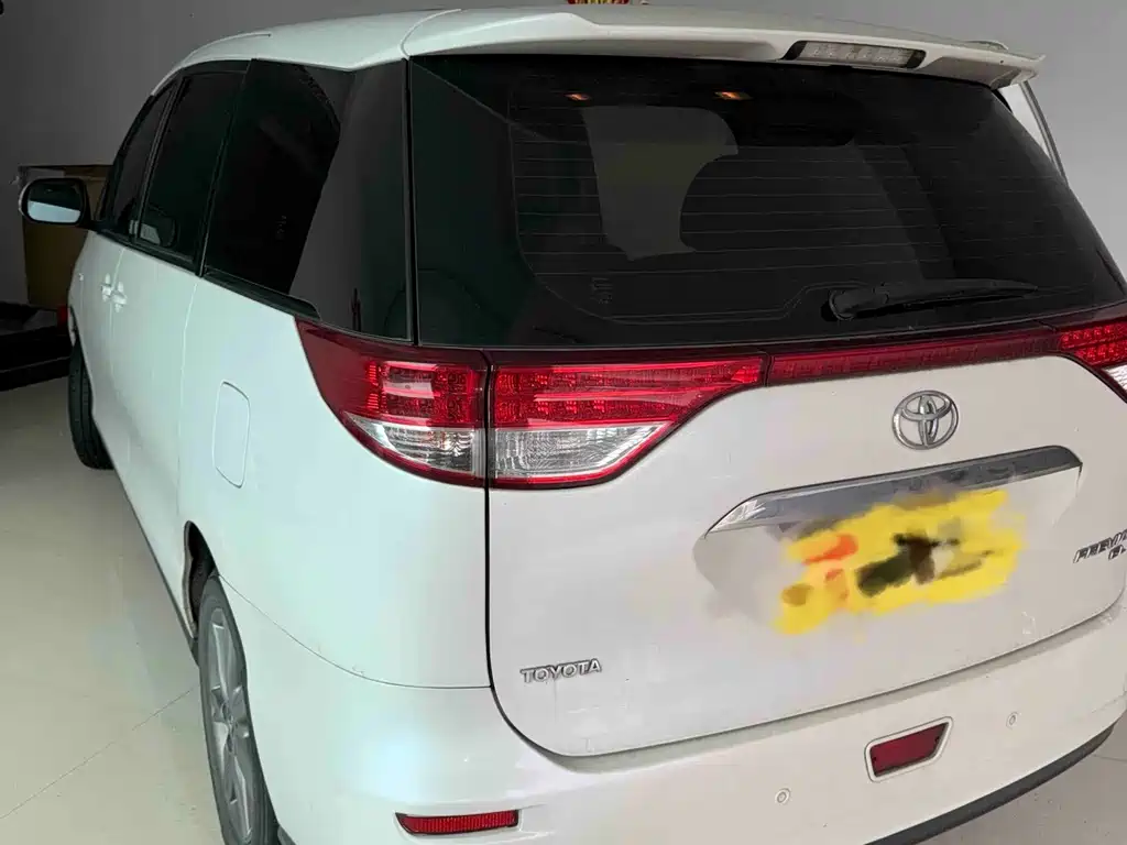 Toyota Previa — миниатюра 2