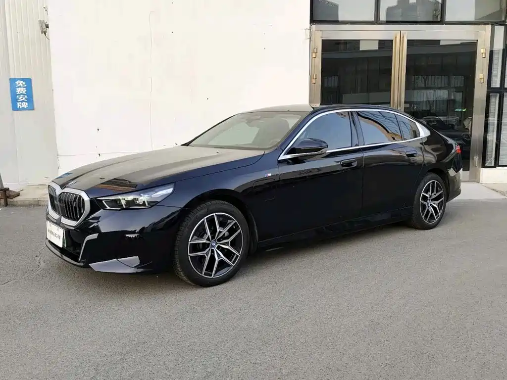 BMW i5 2024