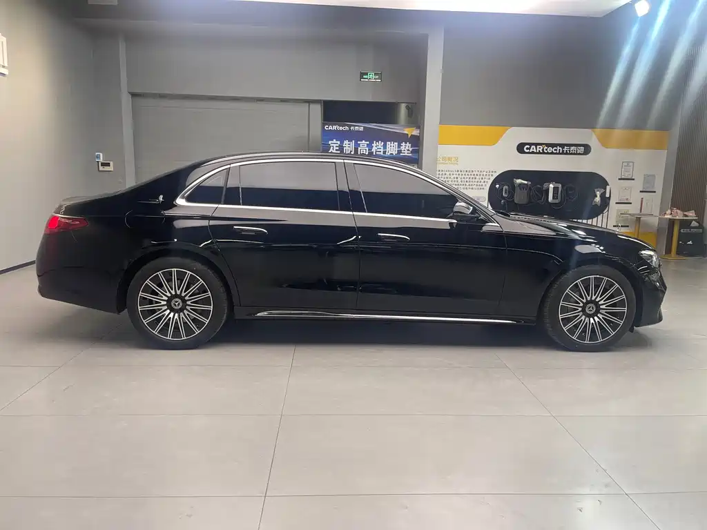 Mercedes-Benz E-Class — миниатюра 7