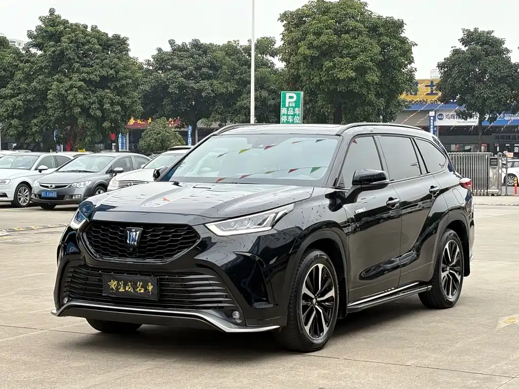 Toyota Crown Kluger 2023