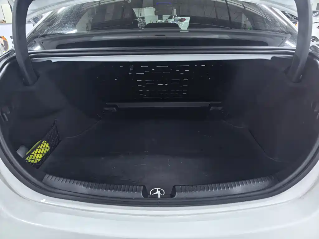 Mercedes-Benz C-Class — миниатюра 14
