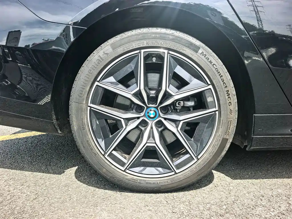 BMW i5 — миниатюра 7