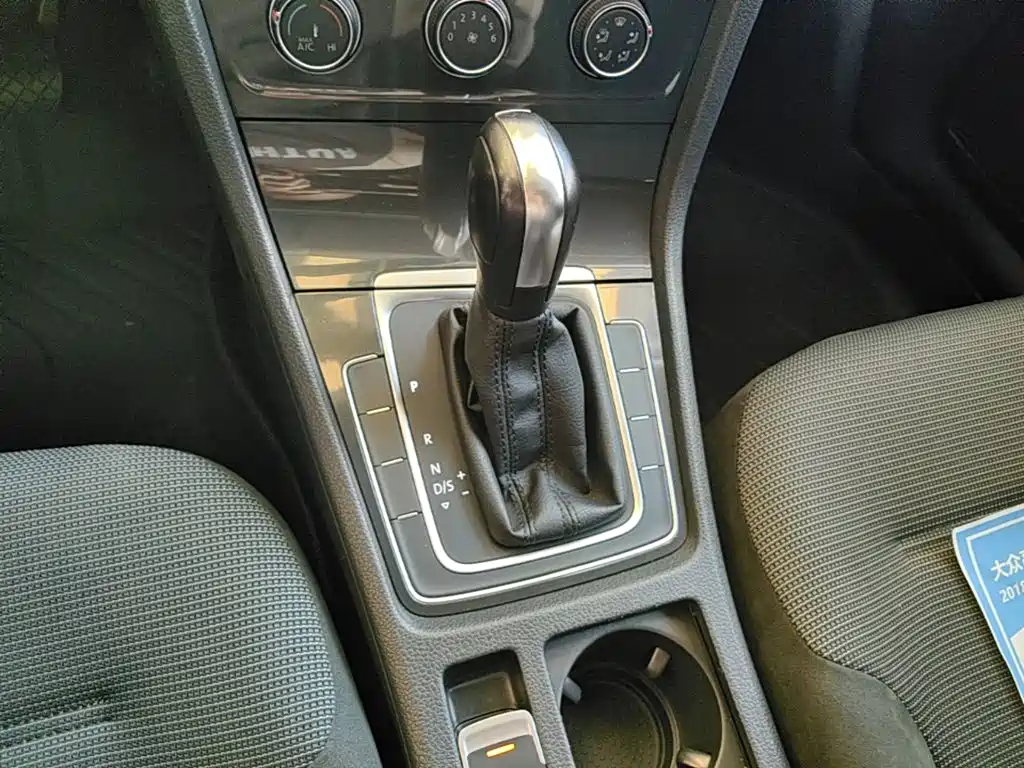 Volkswagen Golf — миниатюра 14