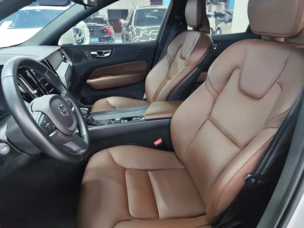 Volvo XC60 — миниатюра 6