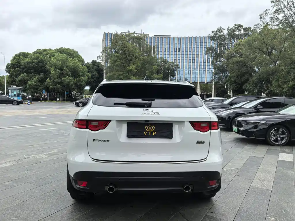 JAGUAR F PACE