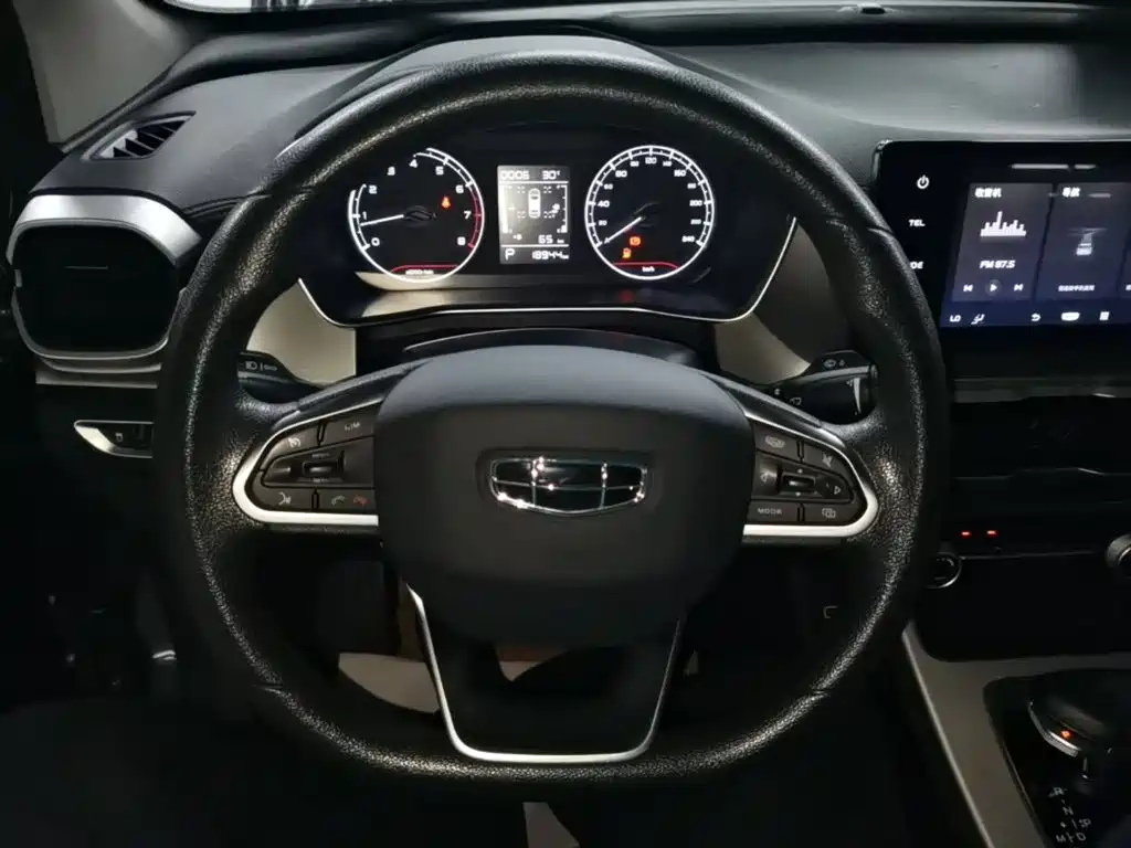 Geely Binyue — миниатюра 11