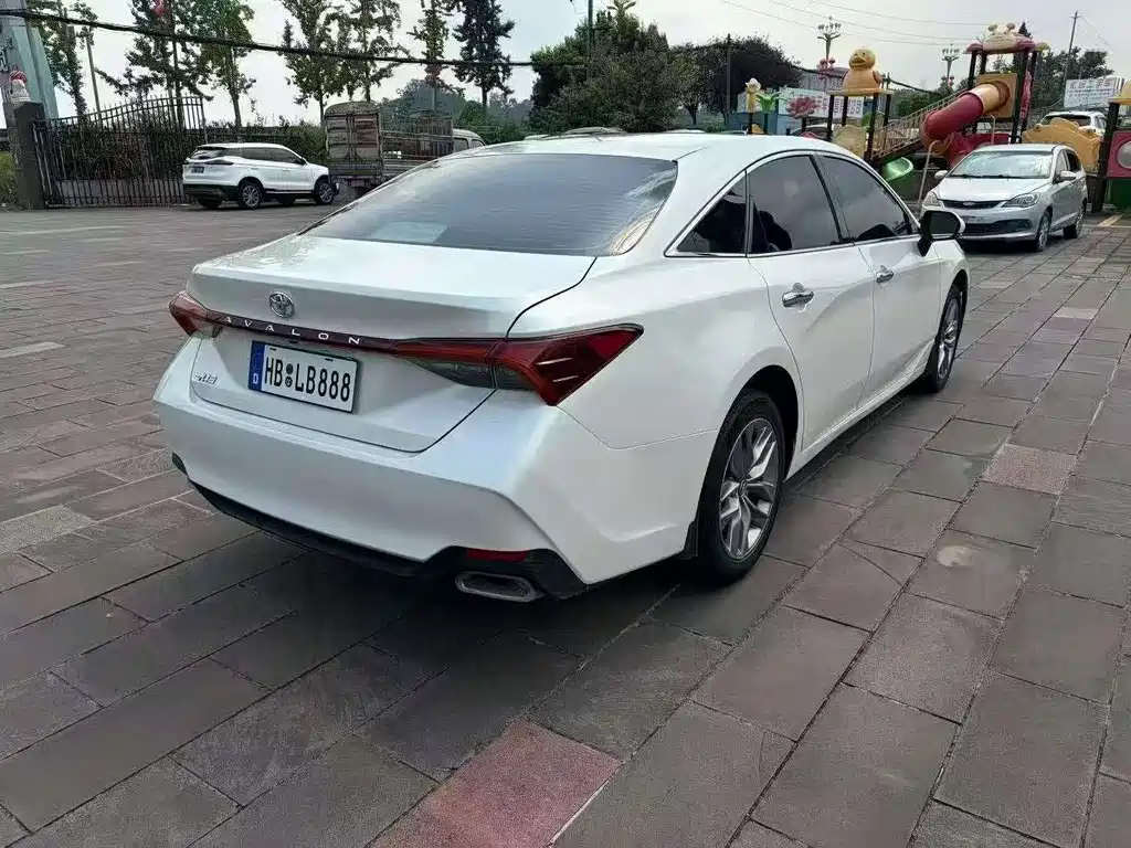 Toyota Avalon — миниатюра 13