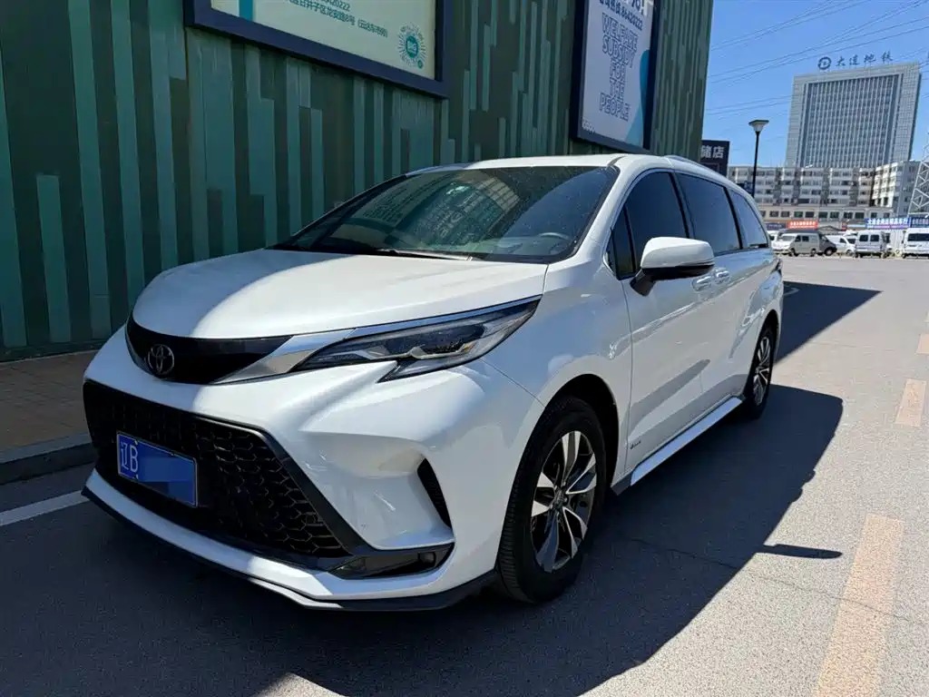 Toyota Granvia 2024
