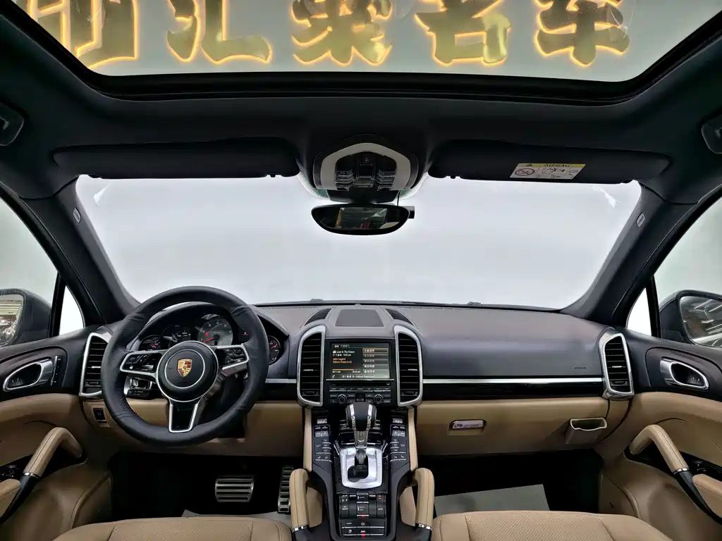 Porsche Cayenne — миниатюра 26