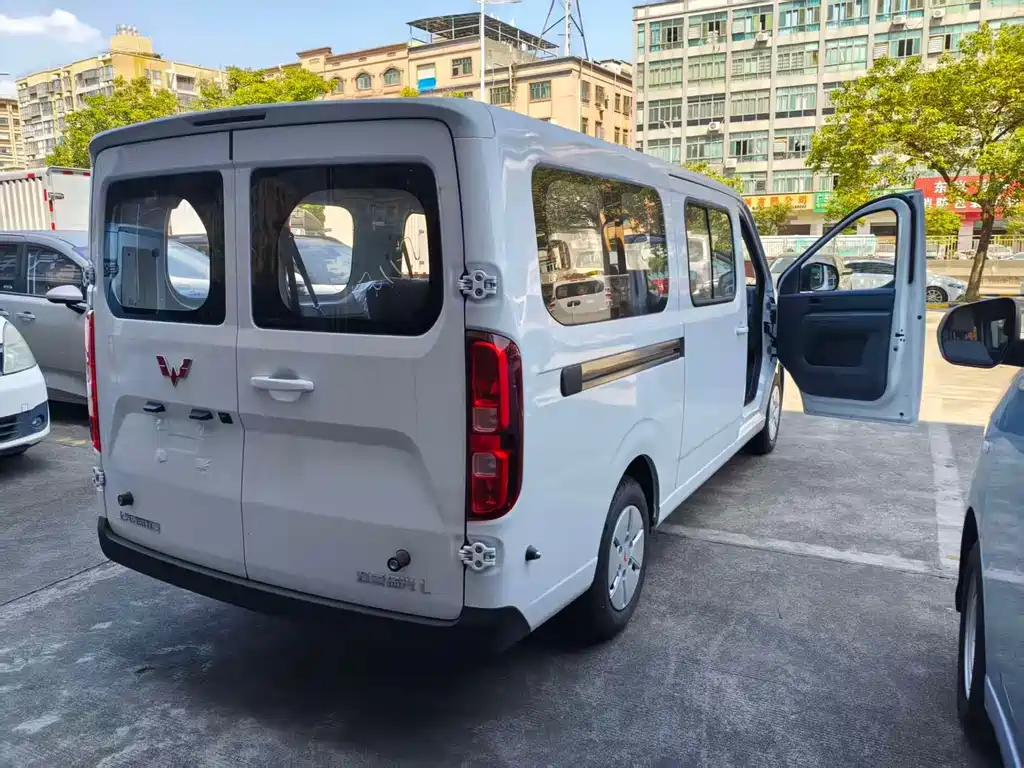 Wuling 五菱扬光L — миниатюра 4