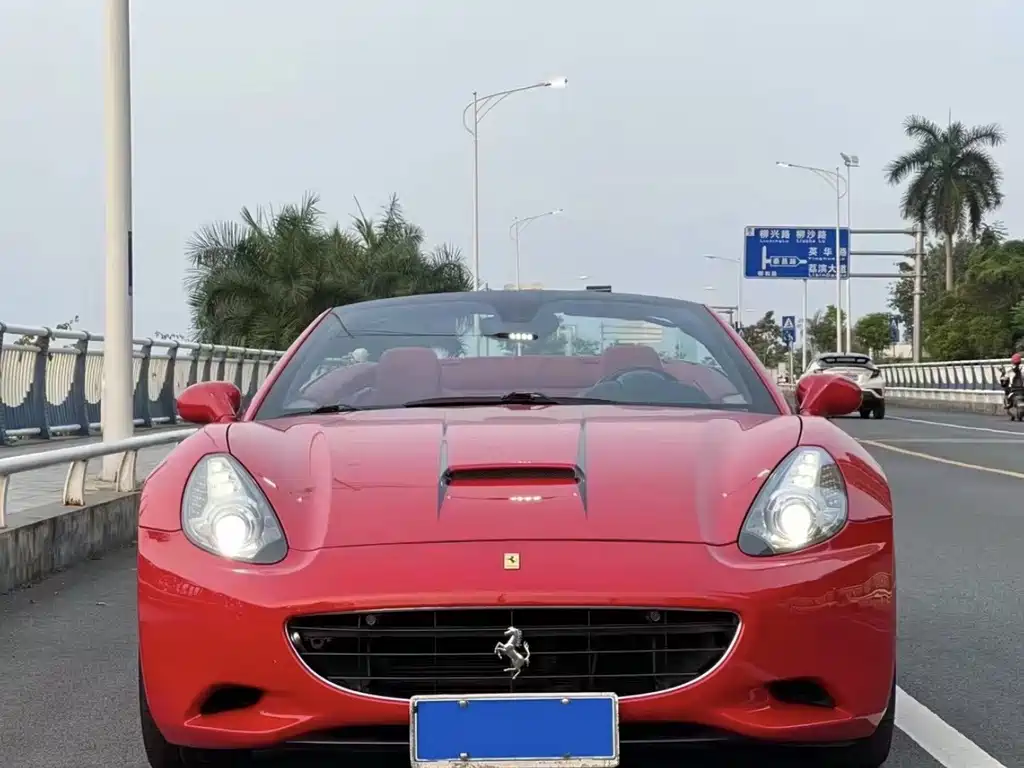 Ferrari California T — миниатюра 3