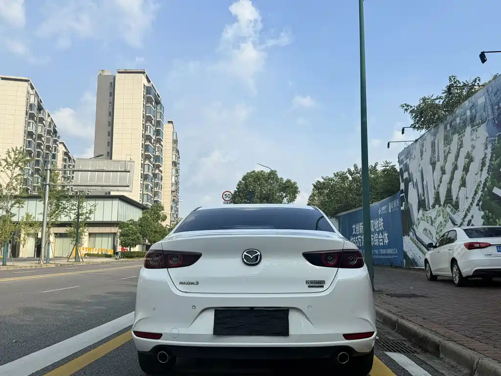 Mazda 3 Axela — миниатюра 8