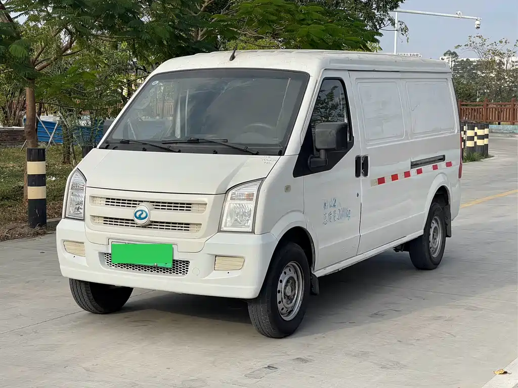 Ruichi Ruichi EC35 2023