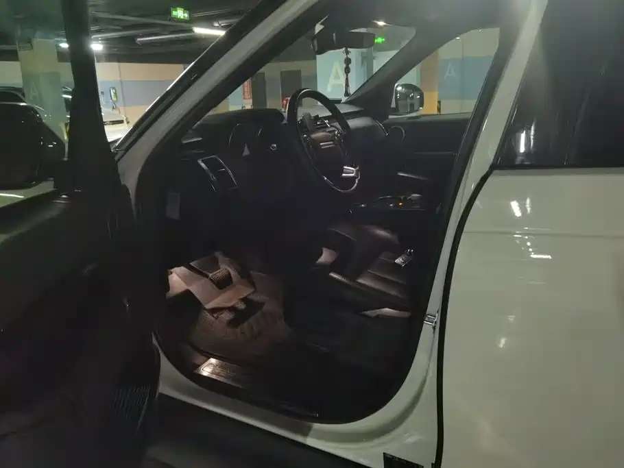 Land Rover Discovery 2018 3.0 SC V6 SE