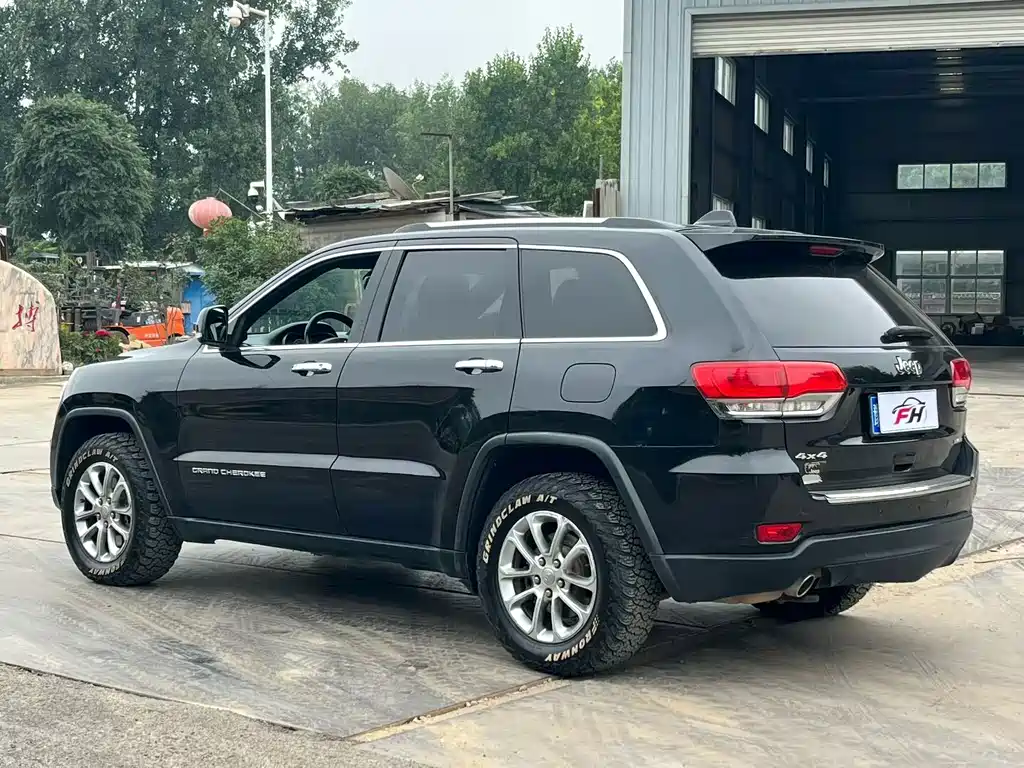 Jeep Grand Cherokee (Import) — миниатюра 7