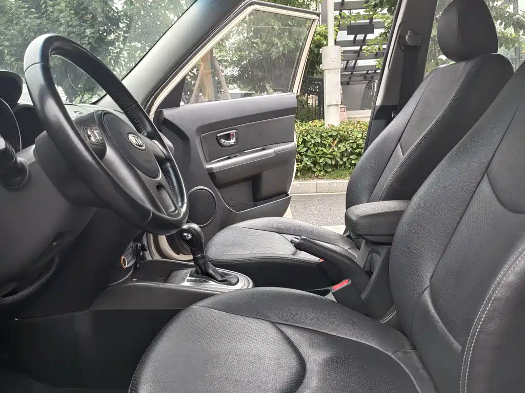Kia Soul 1.6L AT Premium, фото 8