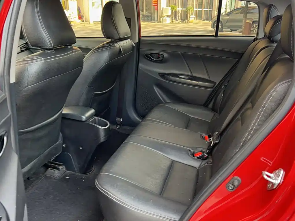 Toyota Yaris L — миниатюра 6