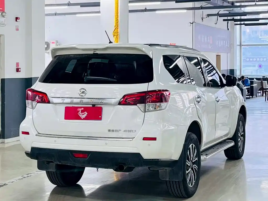 Nissan Terra — миниатюра 9
