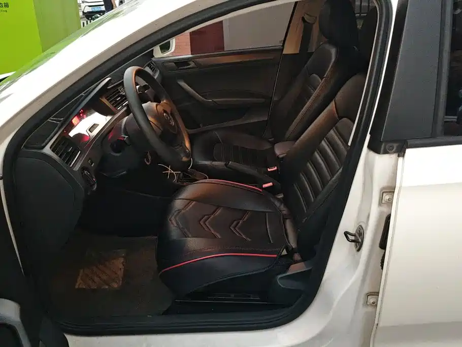 Volkswagen Santana — миниатюра 8