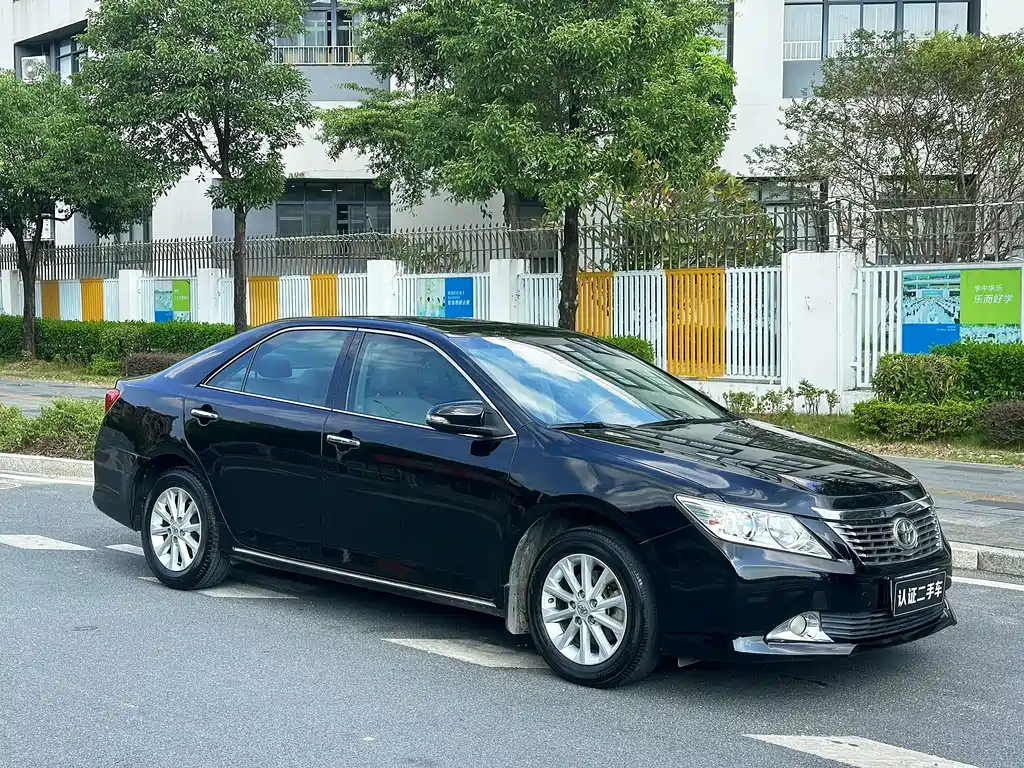 Toyota Camry — миниатюра 4