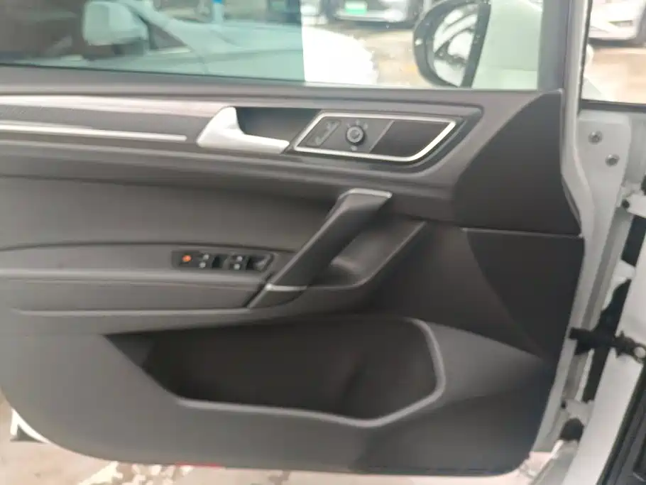 Volkswagen Golf Sportsvan — миниатюра 7