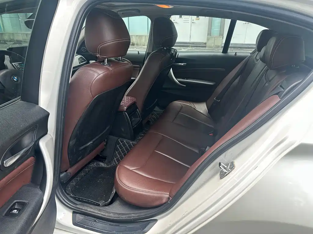 BMW 1 Series (Import) — миниатюра 7