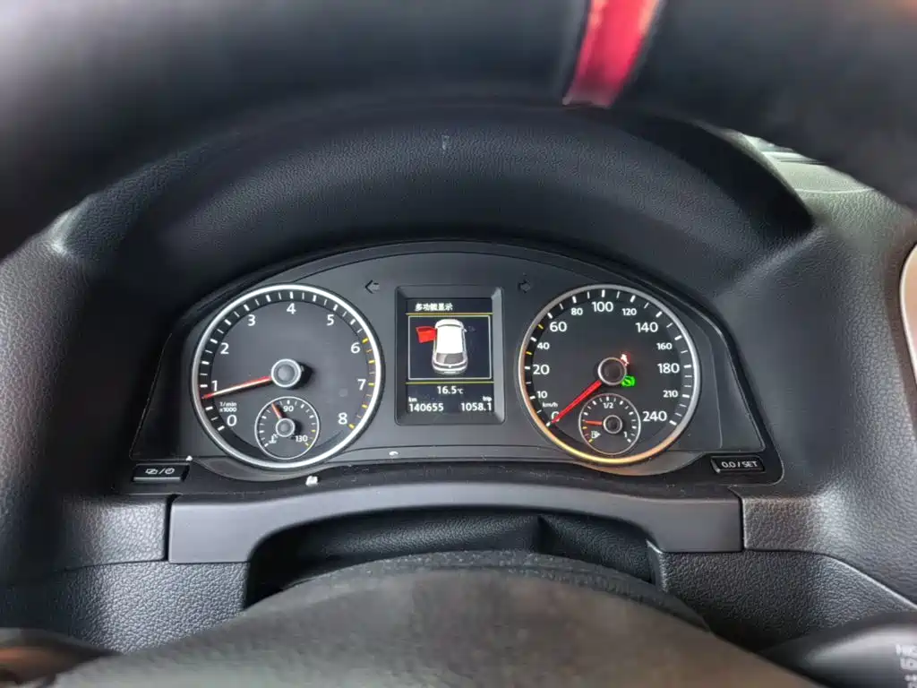 Volkswagen Tiguan — миниатюра 12