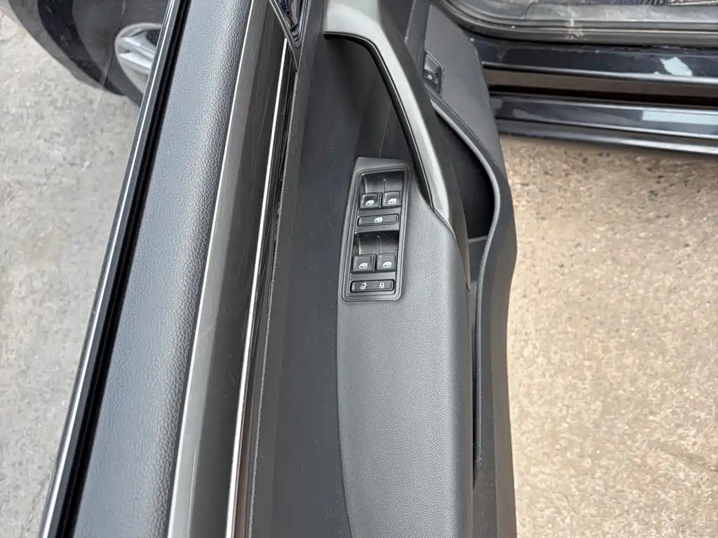 Volkswagen Santana — миниатюра 13