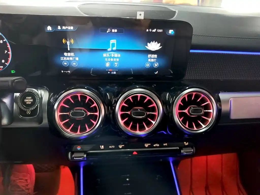 Mercedes-Benz GLB — миниатюра 13