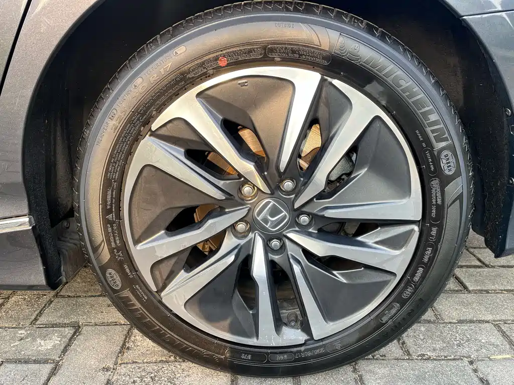 Honda Accord — миниатюра 12