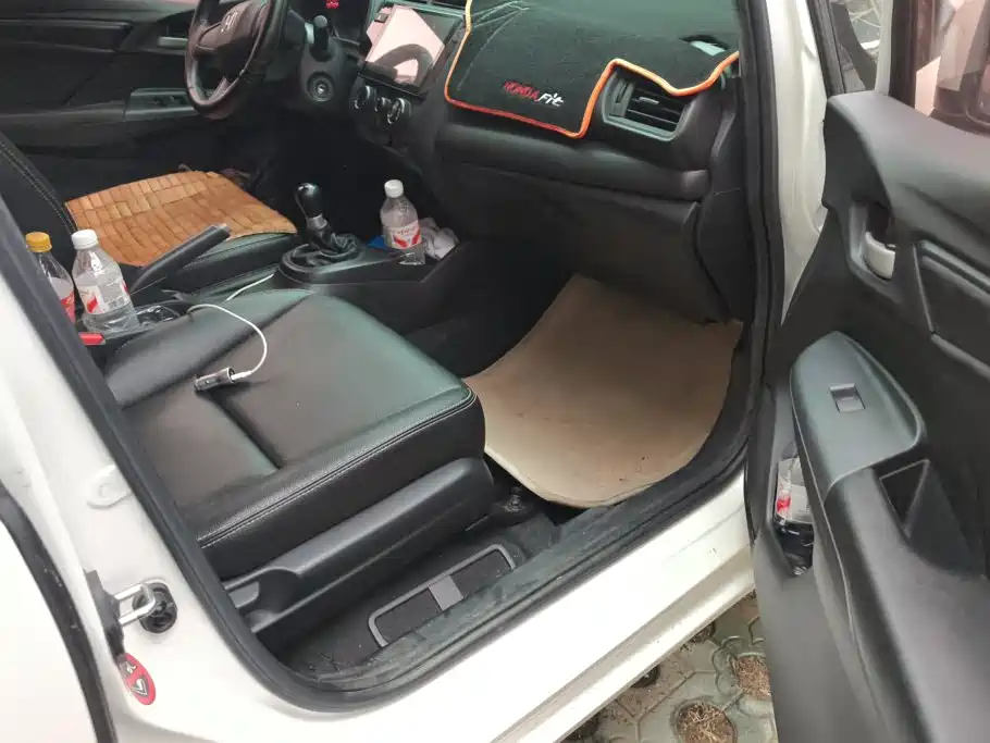 Honda Fit — миниатюра 8