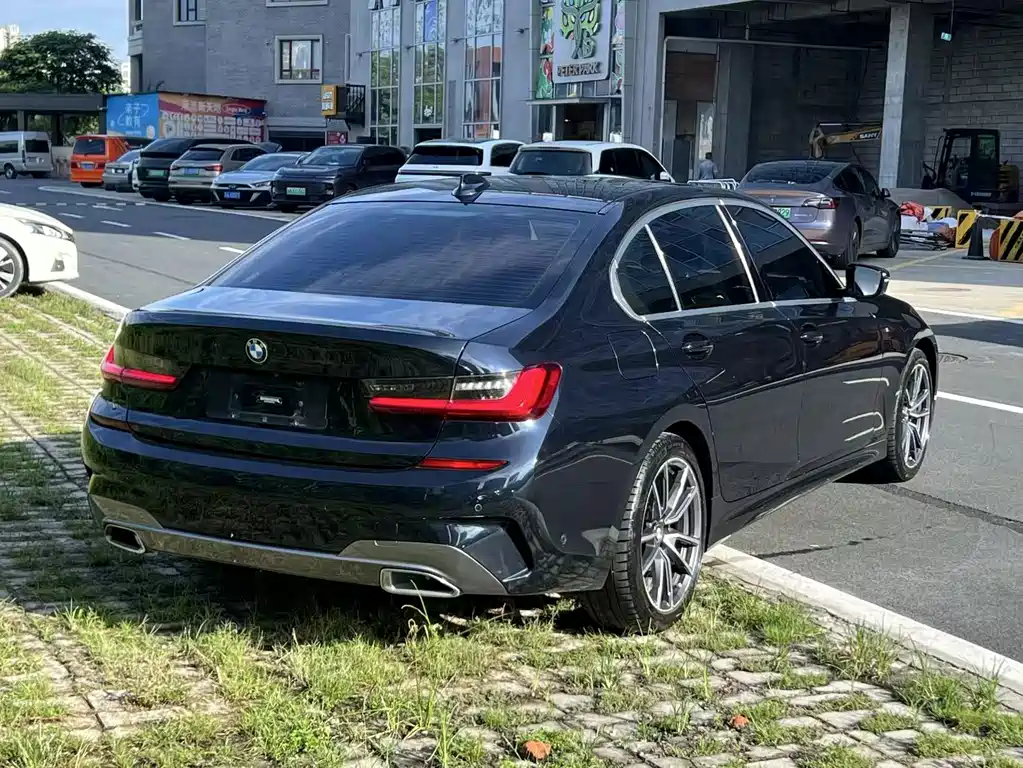 BMW 3 Series — миниатюра 4