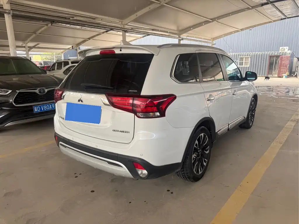 Mitsubishi Outlander 2.4L 4WD Enjoy Edition 5 seats China V, фото 9