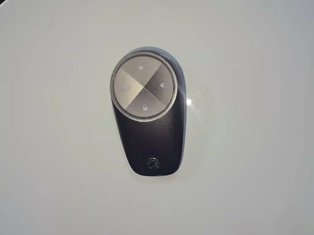 NIO ES8 — миниатюра 9