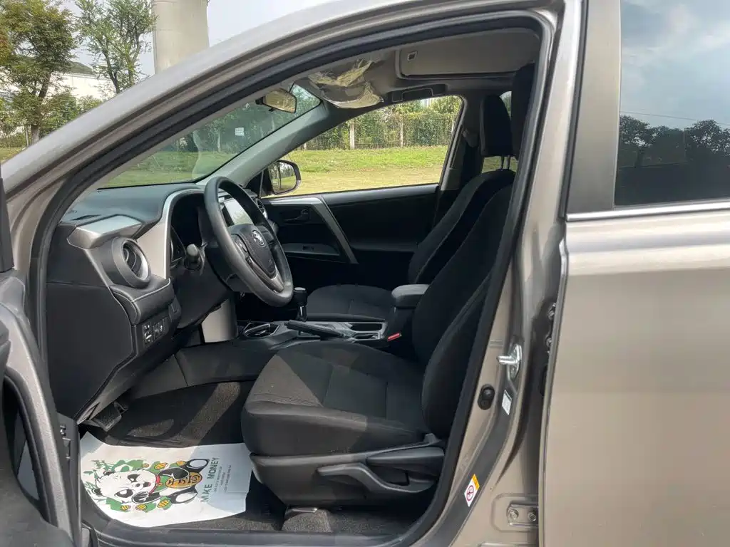 Toyota RAV4 — миниатюра 12