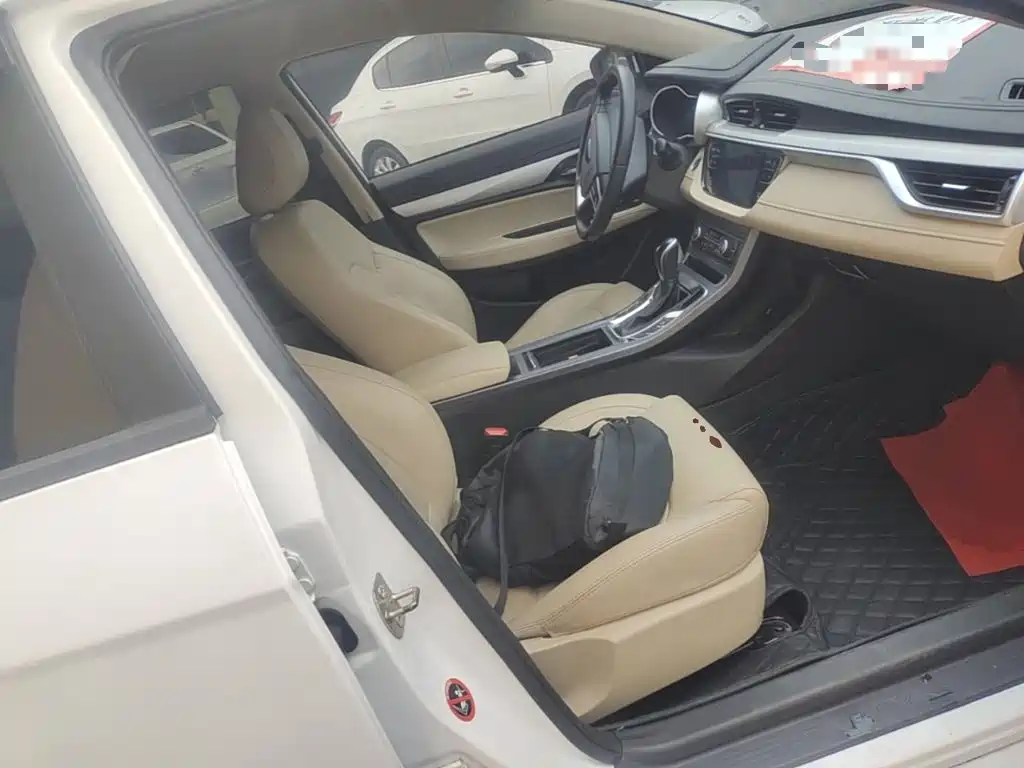Geely Emgrand — миниатюра 25
