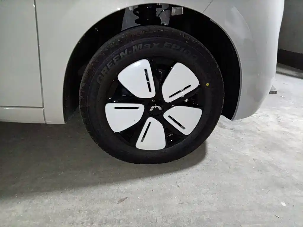 Wuling MINIEV — миниатюра 25