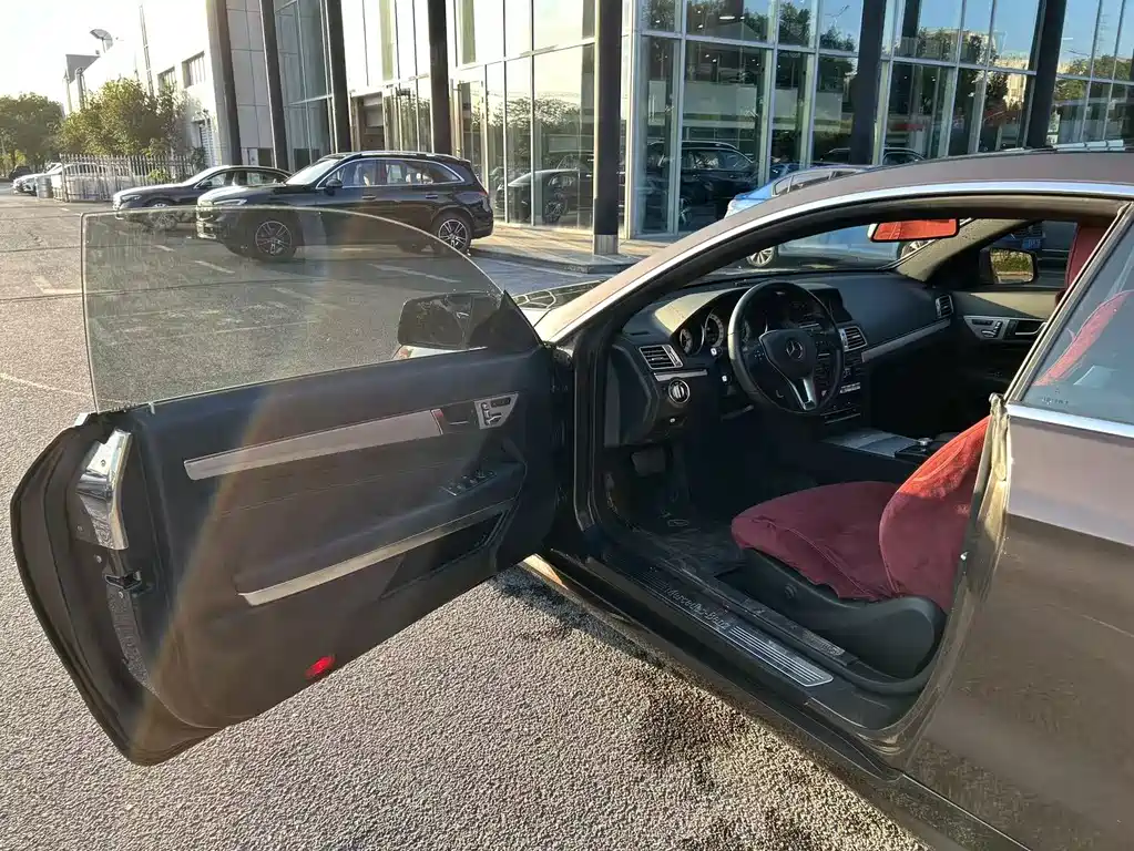 Mercedes-Benz E-Class (Import) — миниатюра 11