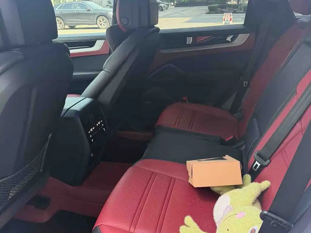 Porsche Cayenne — миниатюра 5