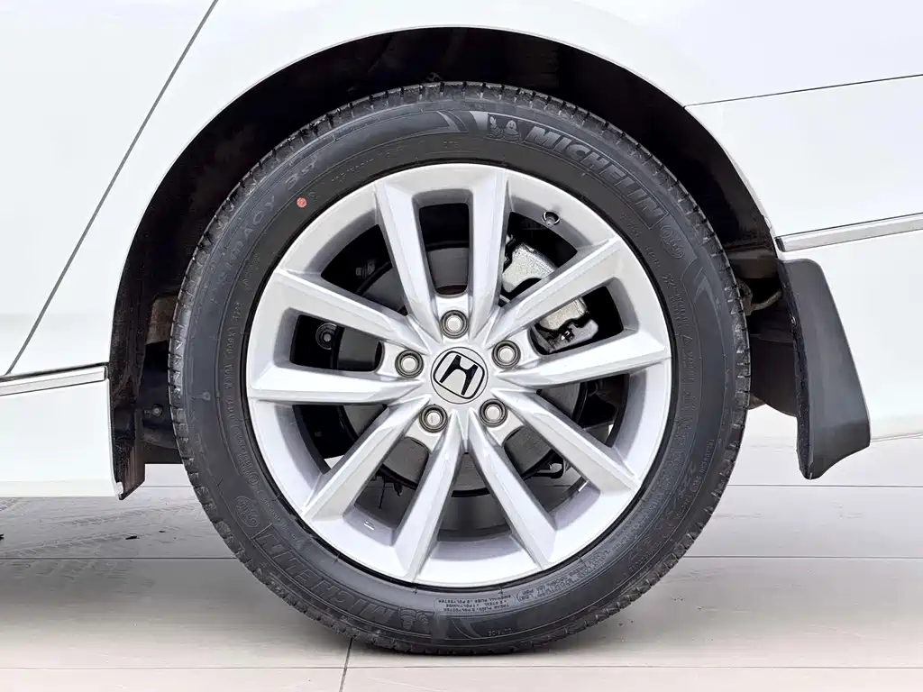 Honda Accord — миниатюра 13
