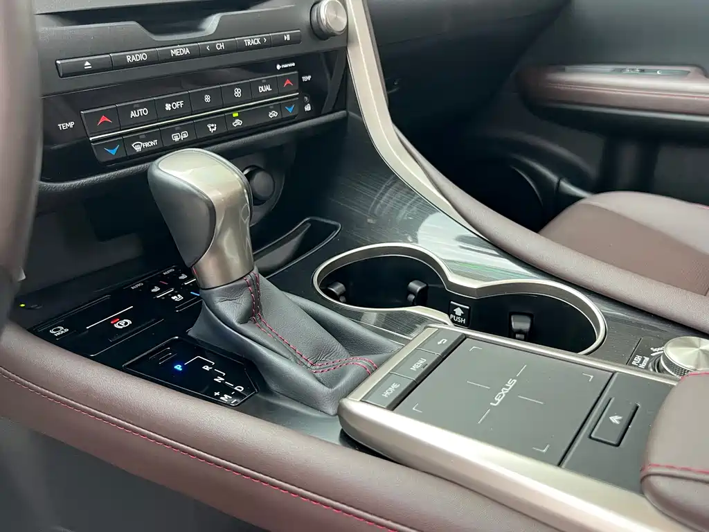 Lexus RX — миниатюра 16