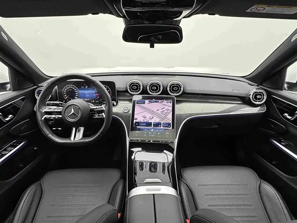 Mercedes-Benz C-Class — миниатюра 13