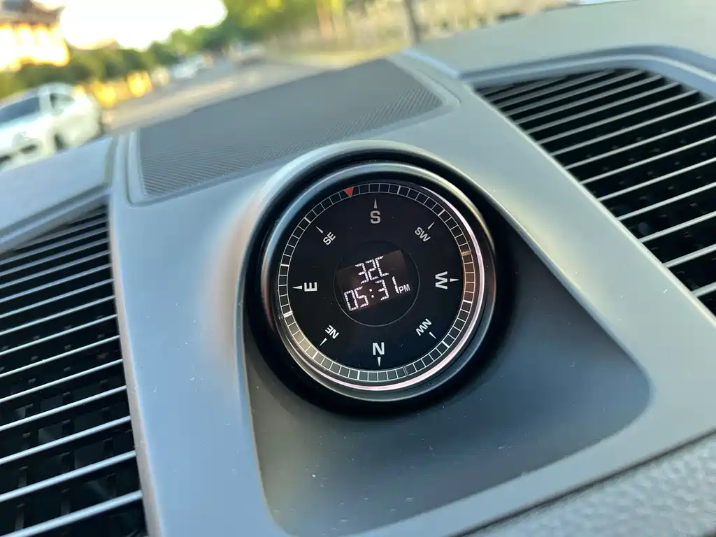 Porsche Cayenne — миниатюра 17