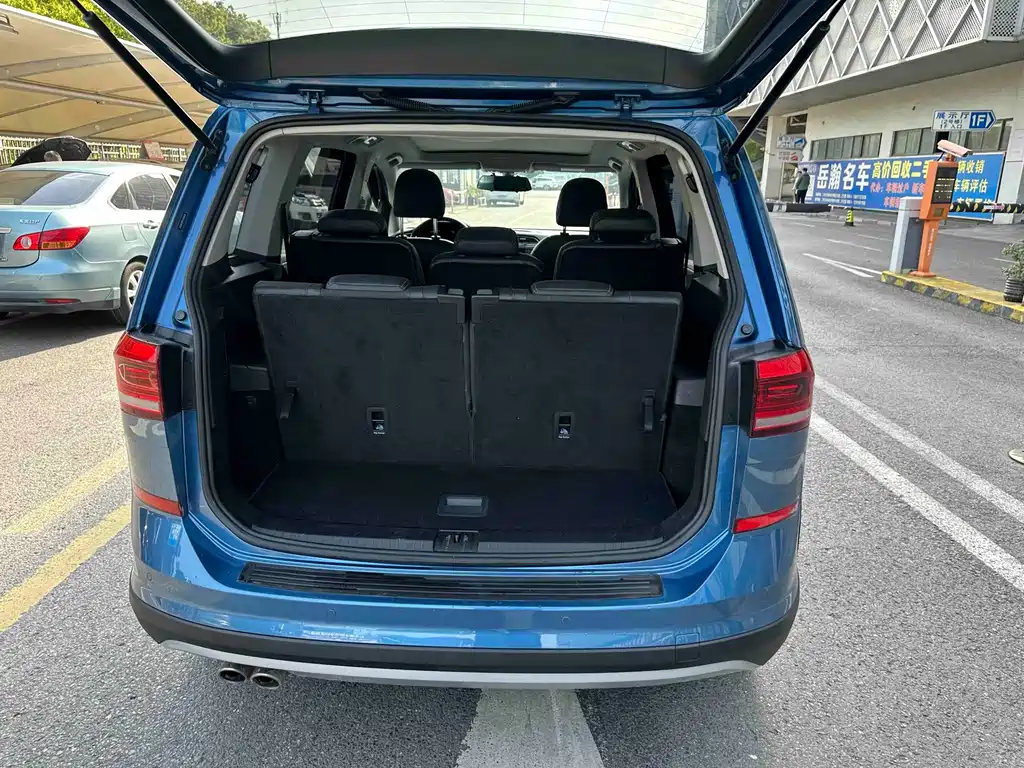 Volkswagen Touran — миниатюра 16